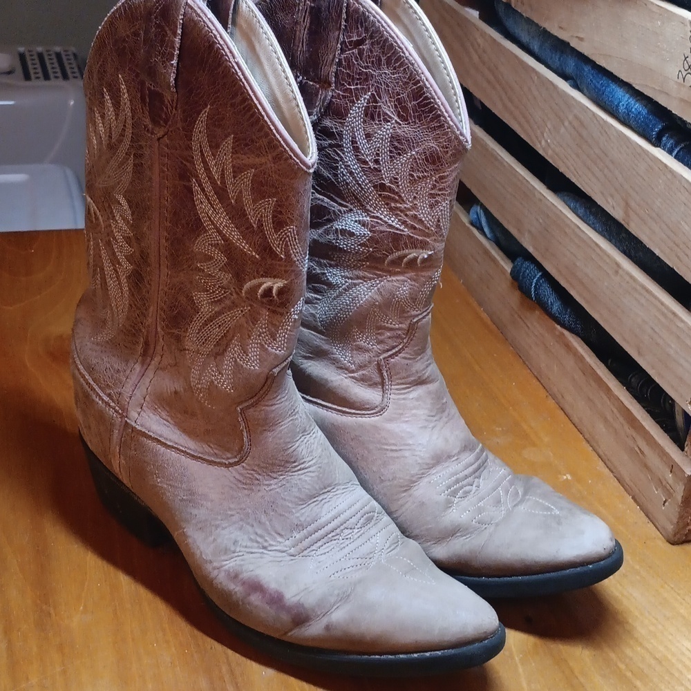 Old west cowboy boots girls size 2.5